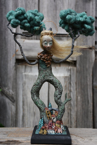 SHE WHO SHELTERS by artist Gioconda Pieracci of Pupillae Art Dolls