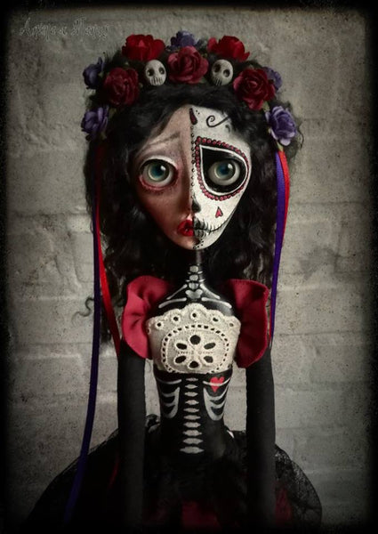 MORTIA: BETWEEN LIFE AND DEATH by artist Ioanna Tsouka (Anima ex Manus Art Dolls)