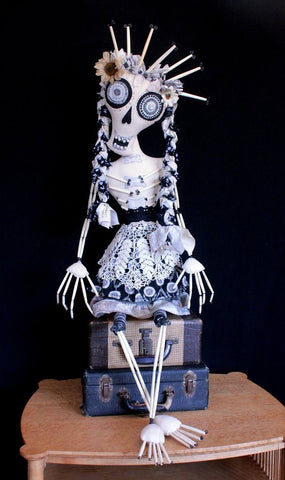 Daisy by artist Lulu Moonwood Murakami
