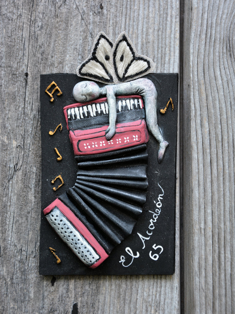 65 EL ACORDEÓN (The Accordion) by artist Gioconda Pieracci of Pupillae Art Dolls