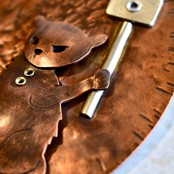 99 EL MARTILLO (The Hammer)/ Smash the Wannabe brooch by artist Chloe Kono