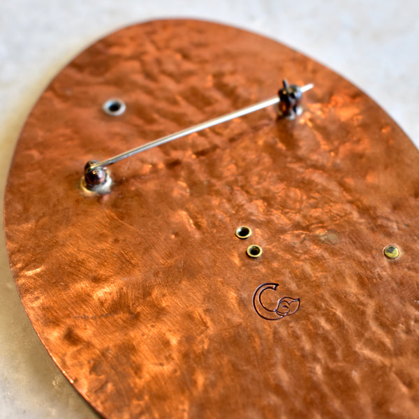99 EL MARTILLO (The Hammer)/ Smash the Wannabe brooch by artist Chloe Kono