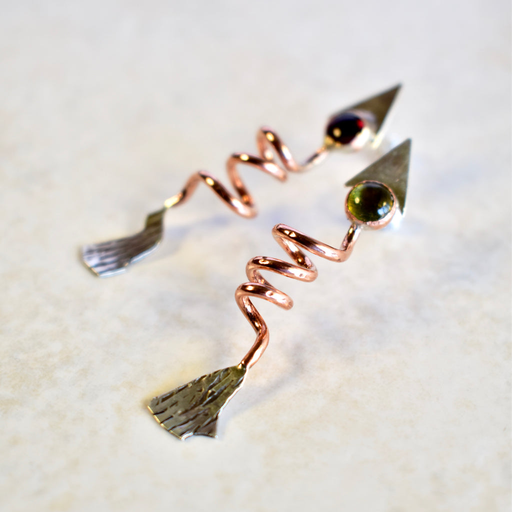 31 LAS JARAS (The Arrows) / Upspiral (earrings) by artist Chloe Kono