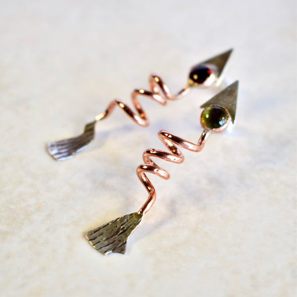31 LAS JARAS (The Arrows) / Upspiral (earrings) by artist Chloe Kono