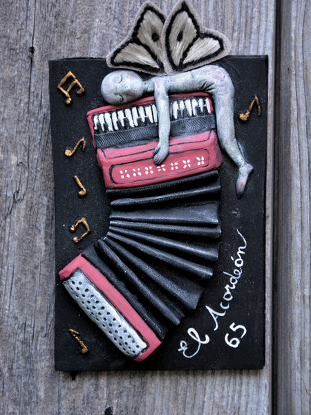 65 EL ACORDEÓN (The Accordion) by artist Gioconda Pieracci of Pupillae Art Dolls
