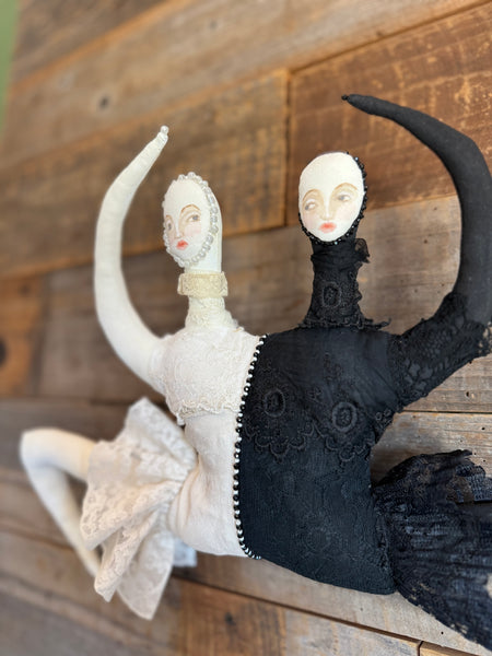 FOLIE À DEUX by artist Charlotte Sigurdson