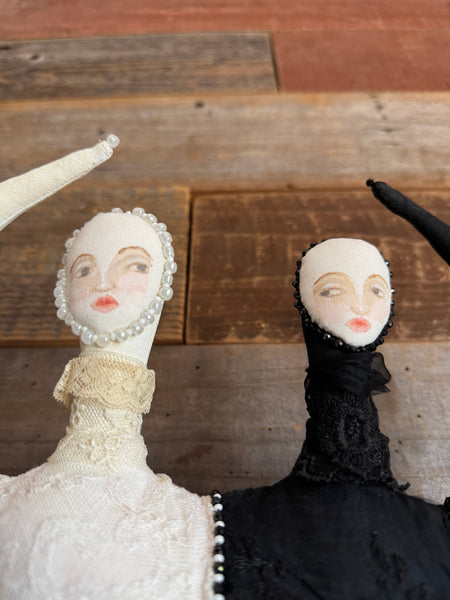 FOLIE À DEUX by artist Charlotte Sigurdson