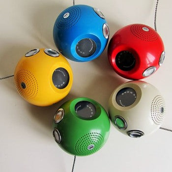 72 EL RADIO (The Radio) / Red Panapet Radio by artist Kelly Thompson