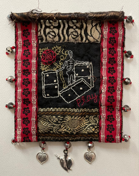 108 EL DOMINO (The Domino) by artist Mavis Leahy
