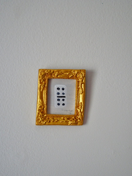 108 EL DOMINO (The Domino) by artist Charlotte Sigurdson