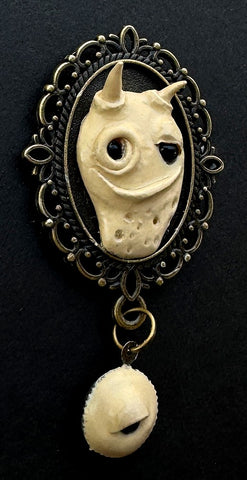 CYNDI brooch by artist Nora Thompson