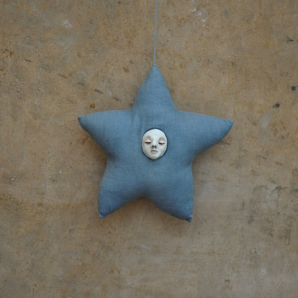 NURI STAR by artist Sonya Vengrova