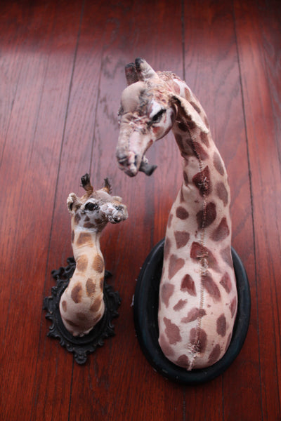 MOMMA GIRAFFE by artist Disfairy (Ilaria Vestri)