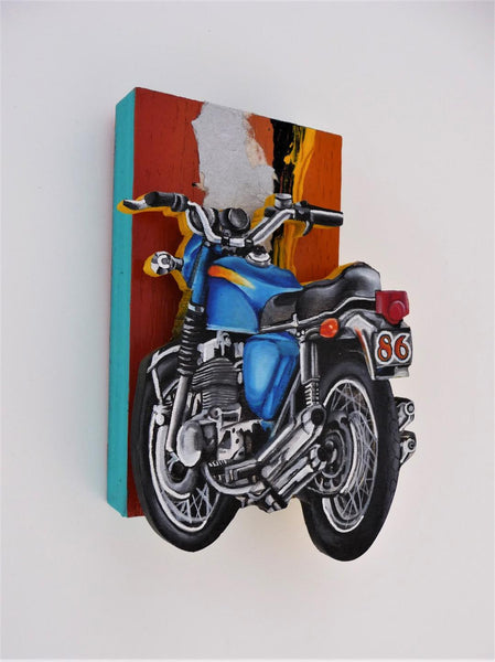 LA MOTOCICLETA (The Motorcycle) #86 by artist Sarah Polzin